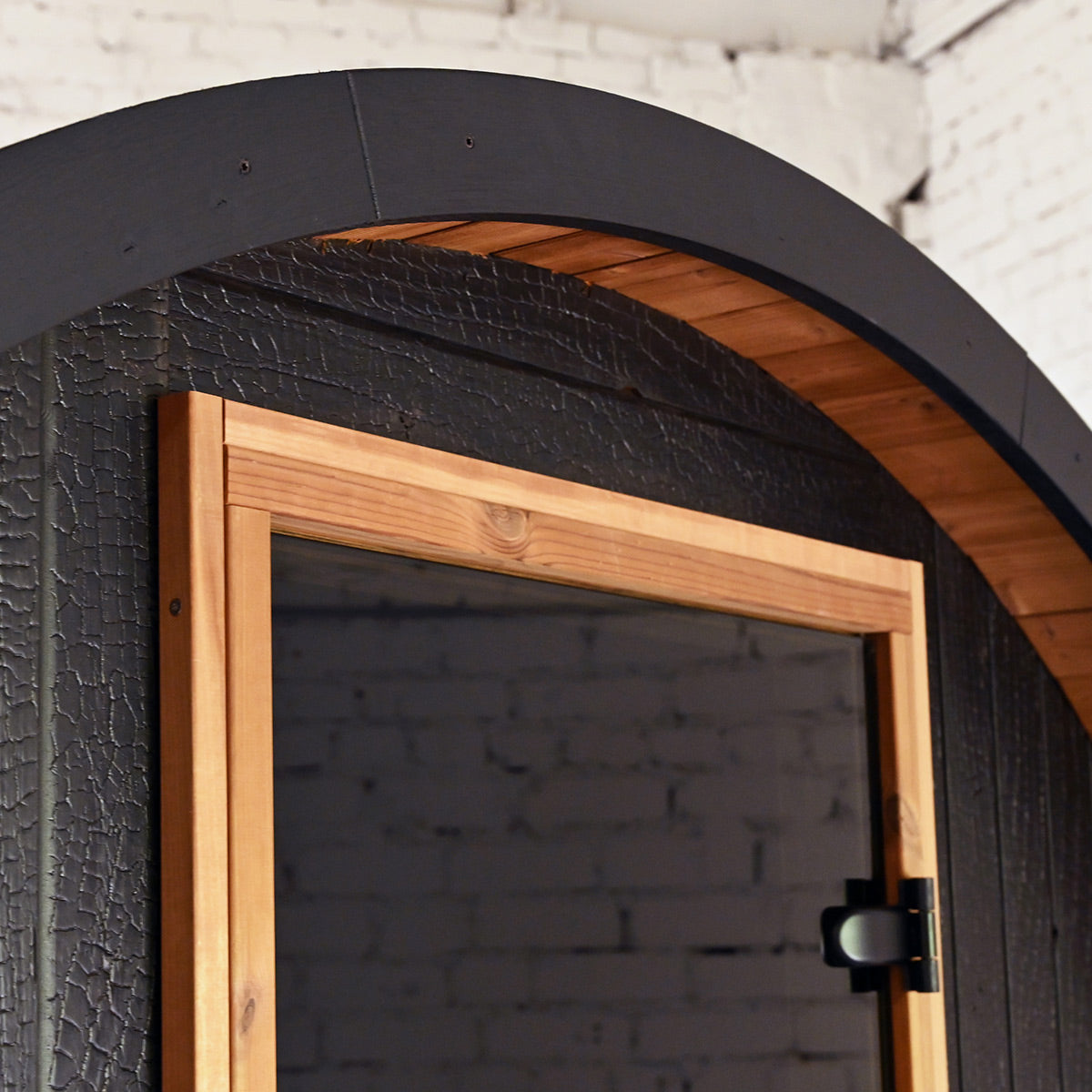 Thermory Ignite No 62 barrel sauna — exterior view 5