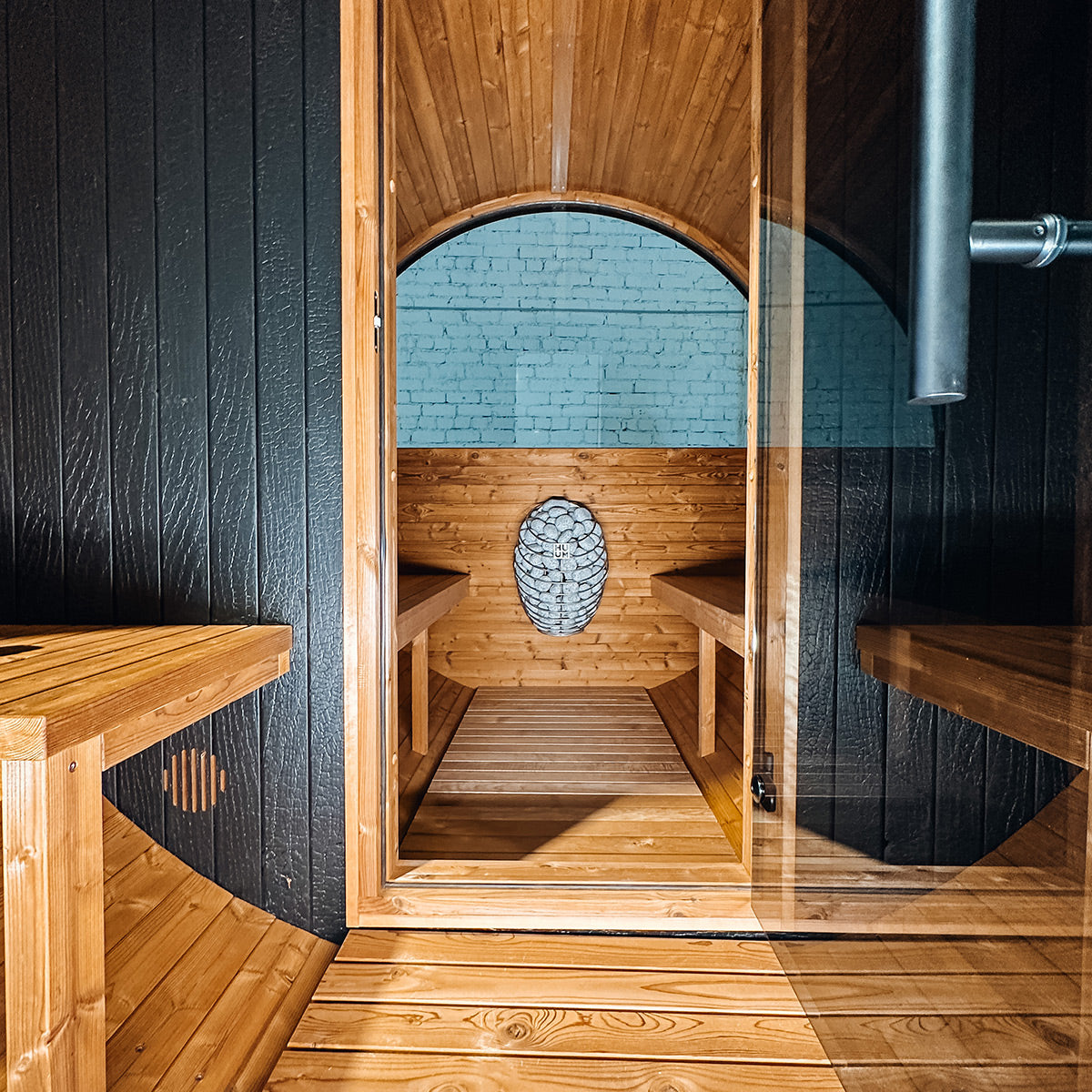 Thermory Ignite No 60 barrel sauna — exterior view 19